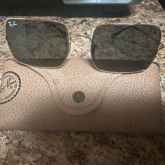 RayBan sunglasses - Picture 2 of 4
